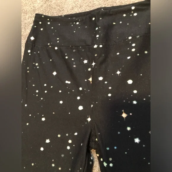 LuLaRoe NWOT leggings ๐๐ช - Picture 2 of 4